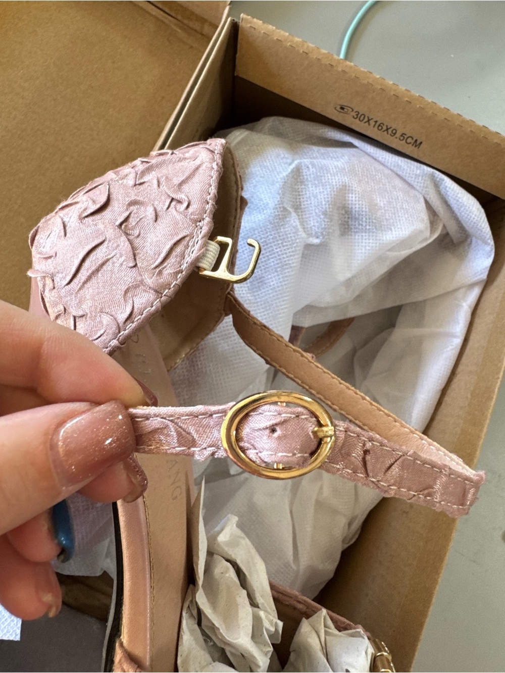 Pink Embossed Rhinestone Heels Size 39 NIB - Picture 7 of 13